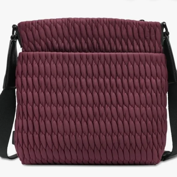 NEW Garnet DKNY Mack Nylon Crossbody Bag Retails for $148.00 - Picture 3 of 6